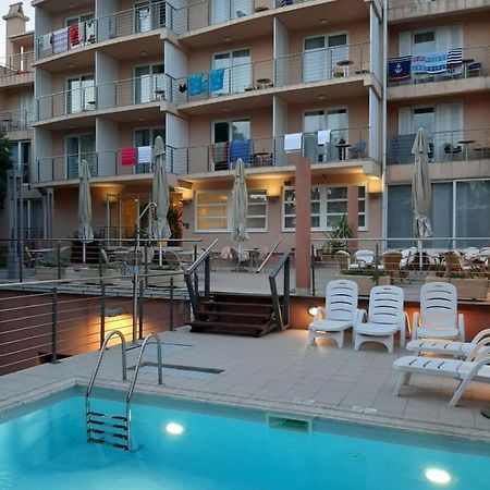Hotel Tamaris 诺维·维诺多尔斯基 外观 照片