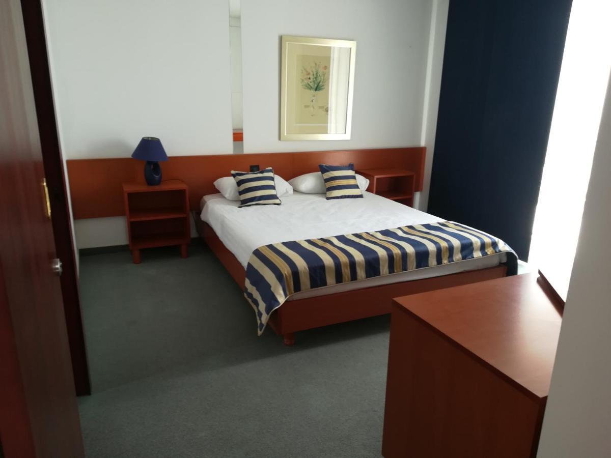 Hotel Tamaris 诺维·维诺多尔斯基 外观 照片