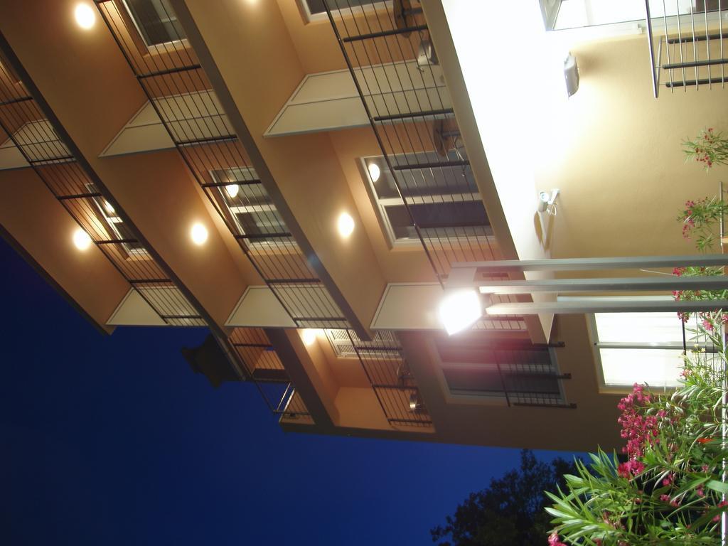 Hotel Tamaris 诺维·维诺多尔斯基 客房 照片