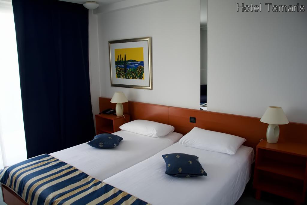 Hotel Tamaris 诺维·维诺多尔斯基 外观 照片