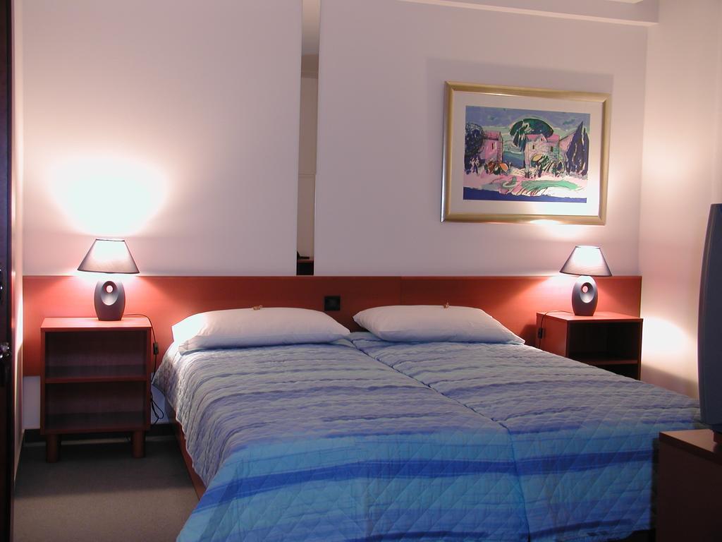 Hotel Tamaris 诺维·维诺多尔斯基 客房 照片
